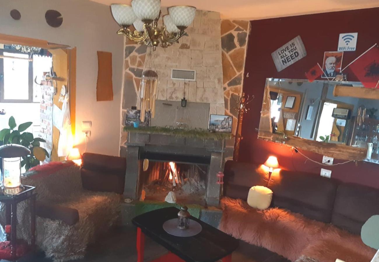 Hotel Villa Stone Dream Bar Restaurant Udenisht Kültér fotó