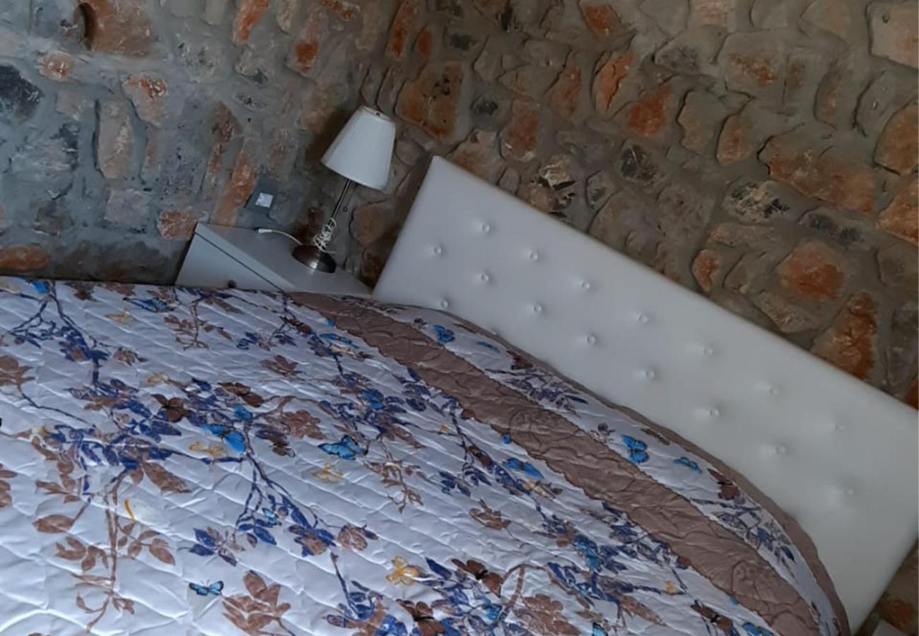 Hotel Villa Stone Dream Bar Restaurant Udenisht Kültér fotó