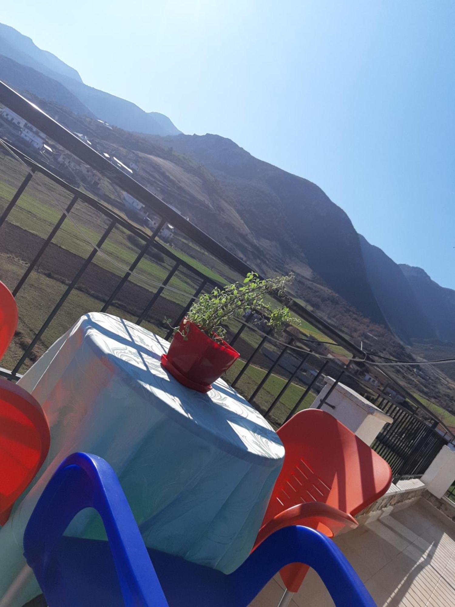 Hotel Villa Stone Dream Bar Restaurant Udenisht Kültér fotó