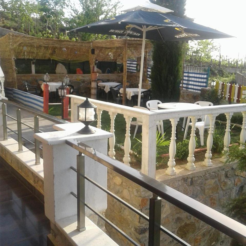 Hotel Villa Stone Dream Bar Restaurant Udenisht Kültér fotó