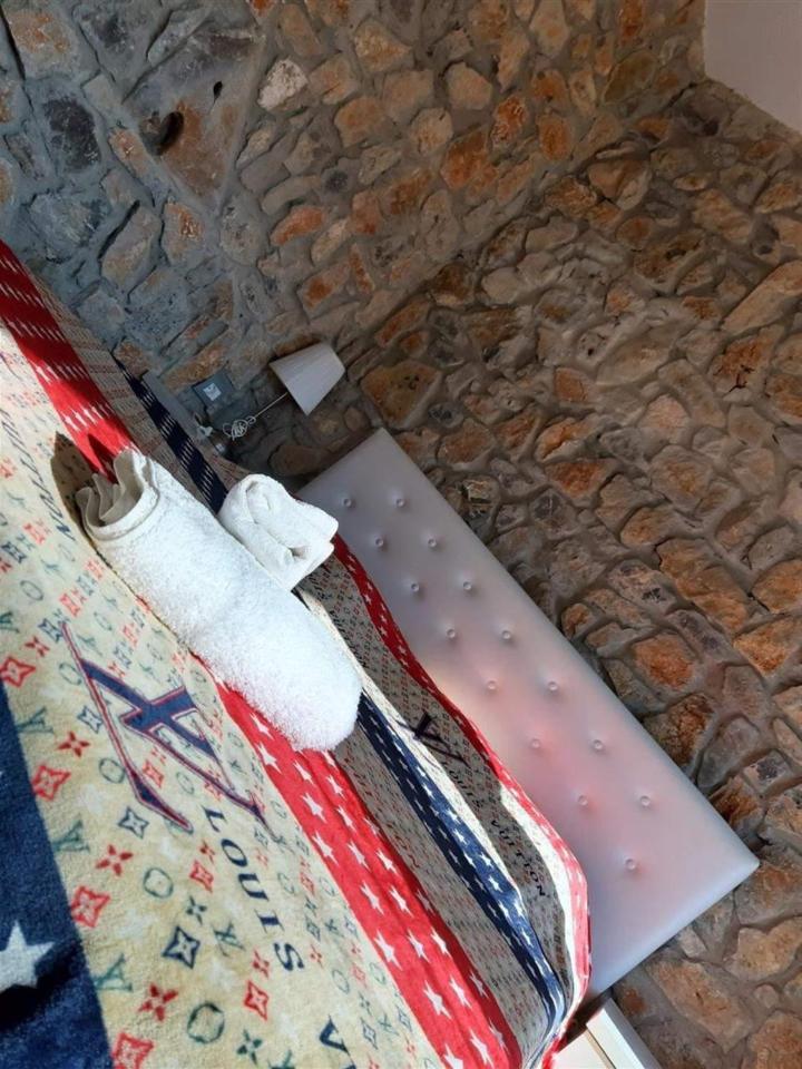 Hotel Villa Stone Dream Bar Restaurant Udenisht Kültér fotó
